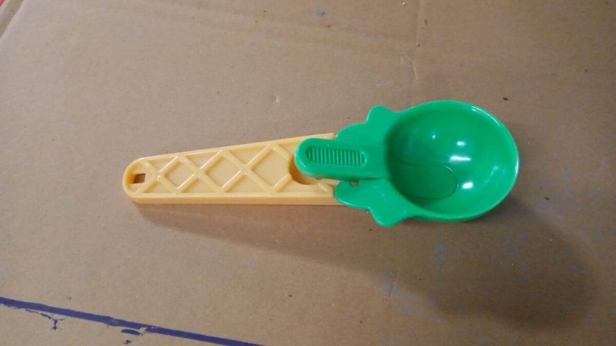1-Piece Plastic Ice Cream & Watermelon Scooper with Trigger Dipper - Image 8